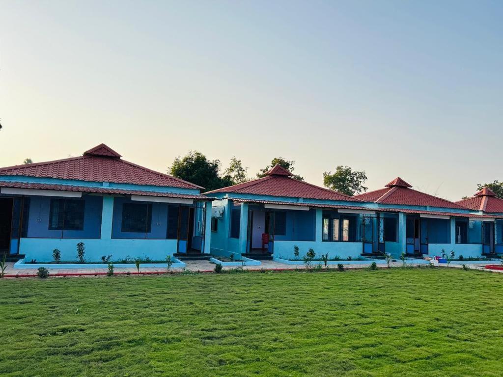 Vrundavan Home Stay And Village Resort Kevadia Dış mekan fotoğraf